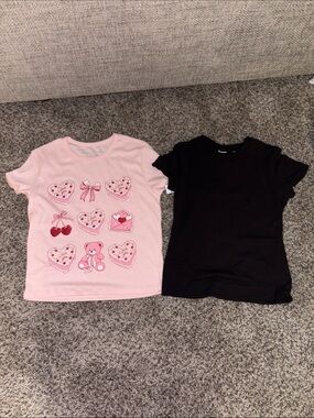 No Boundaries Pink Short Sleeve Graphic Tee with Hearts & Bear